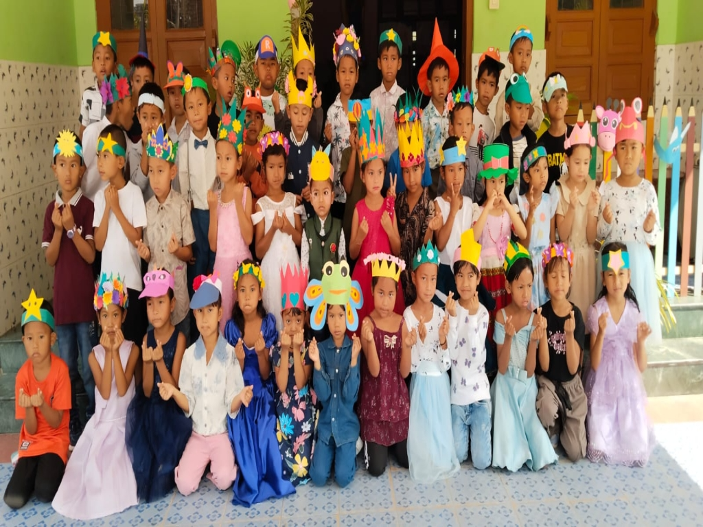 CREATIVE PAPER CAP MAKING BY TINYTOTS