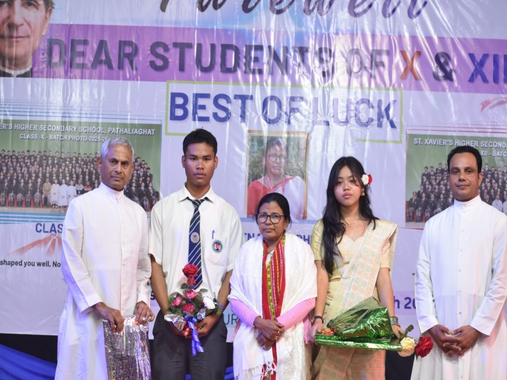 SCHOOL BIDS FAREWELL TO MS. RATNA, CL. X & XII