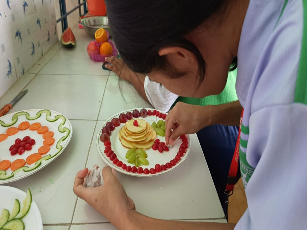 SALAD MAKING